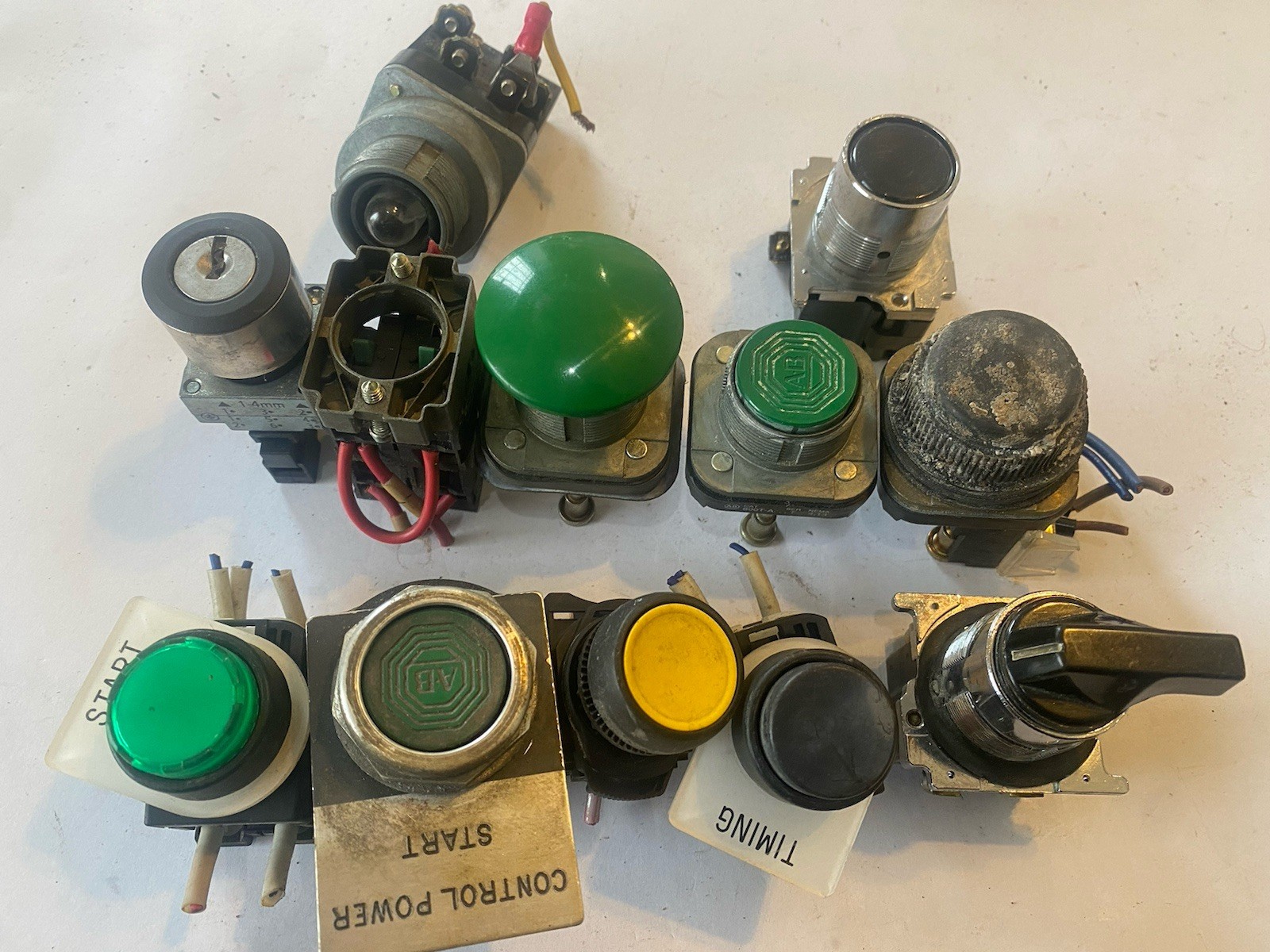 Lot Of 12 ndustrial Push Button Position Turn Knob Switches Assorted