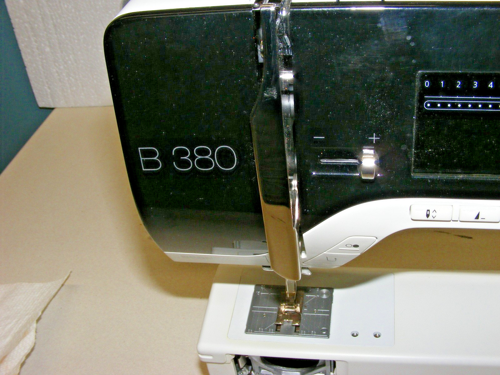 BERNINA B380 Sewing Machine with Rolling Case
