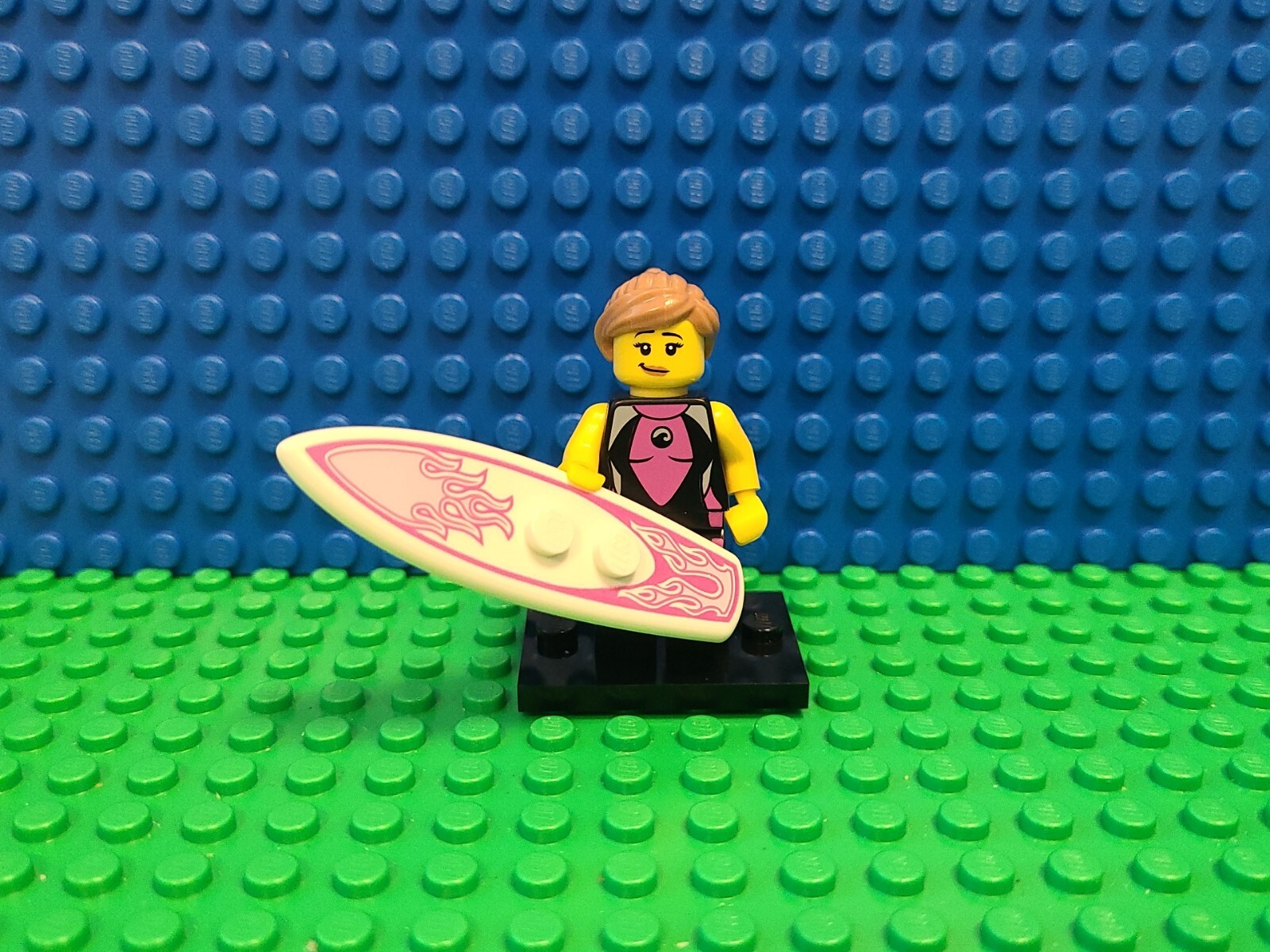 Lego Surfer Girl Minifigure Collectible Series 4 Complete 8804 CMF Rare Lot HTF