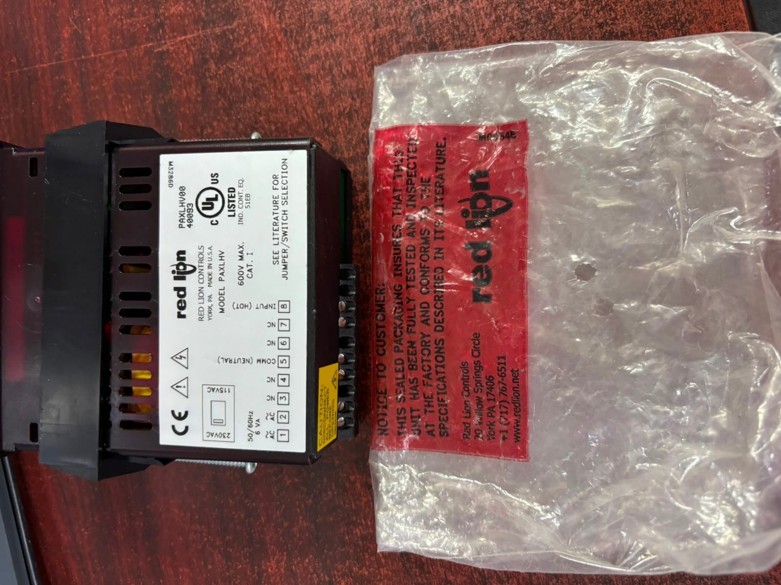 RED LION CONTROLS PAXLHV00 / PAXLHV00 (NEW NO BOX) VOLTMETER 0-600VAC LED PANEL