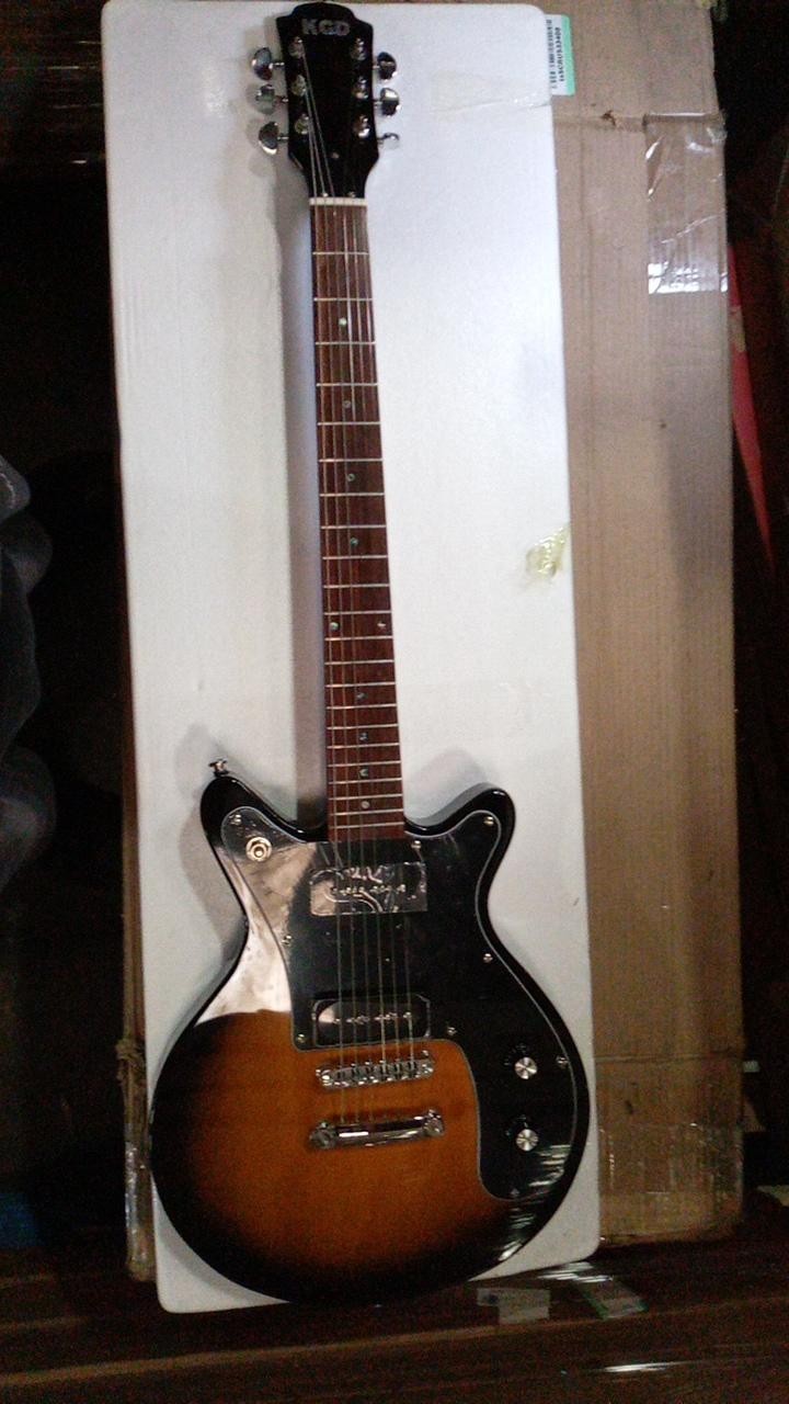 Second-hand Censtar electric guitar, clearance sale, free shipping