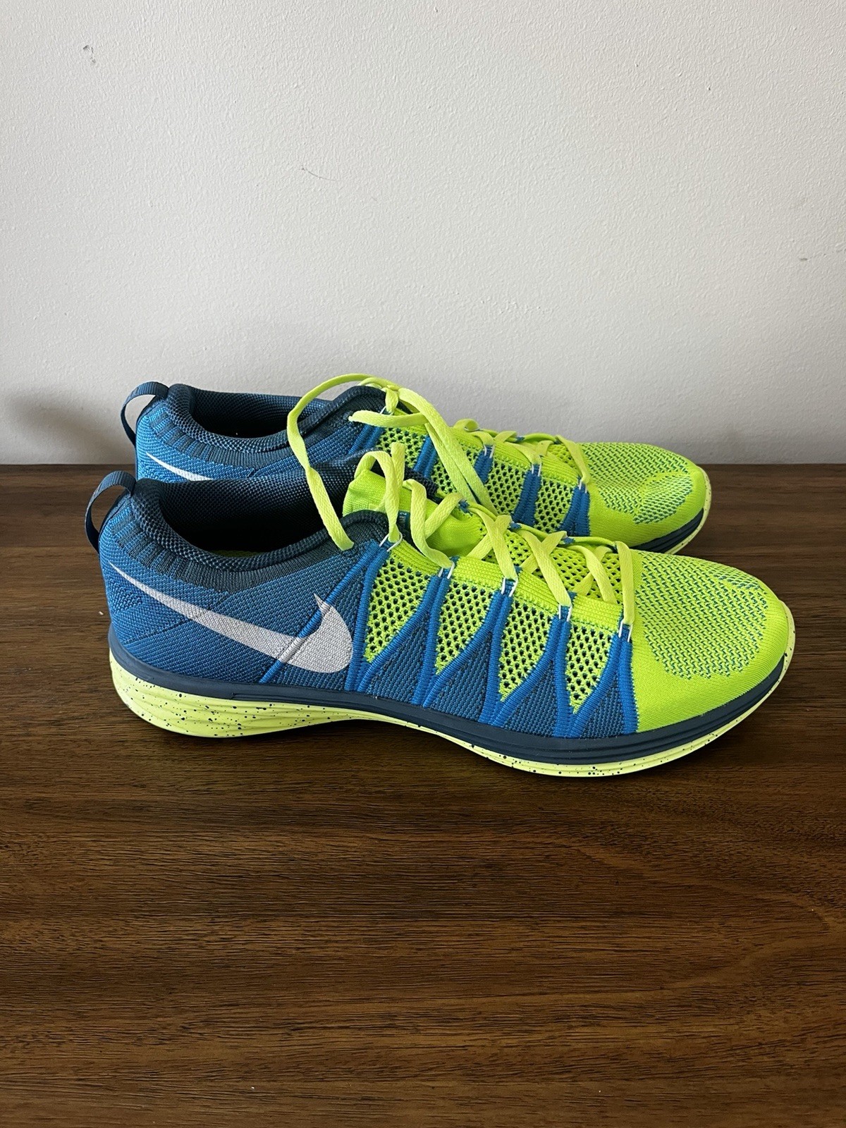 Nike Flyknit Trainer Running Shoes Men’s 11 Volt Green Blue Athletic