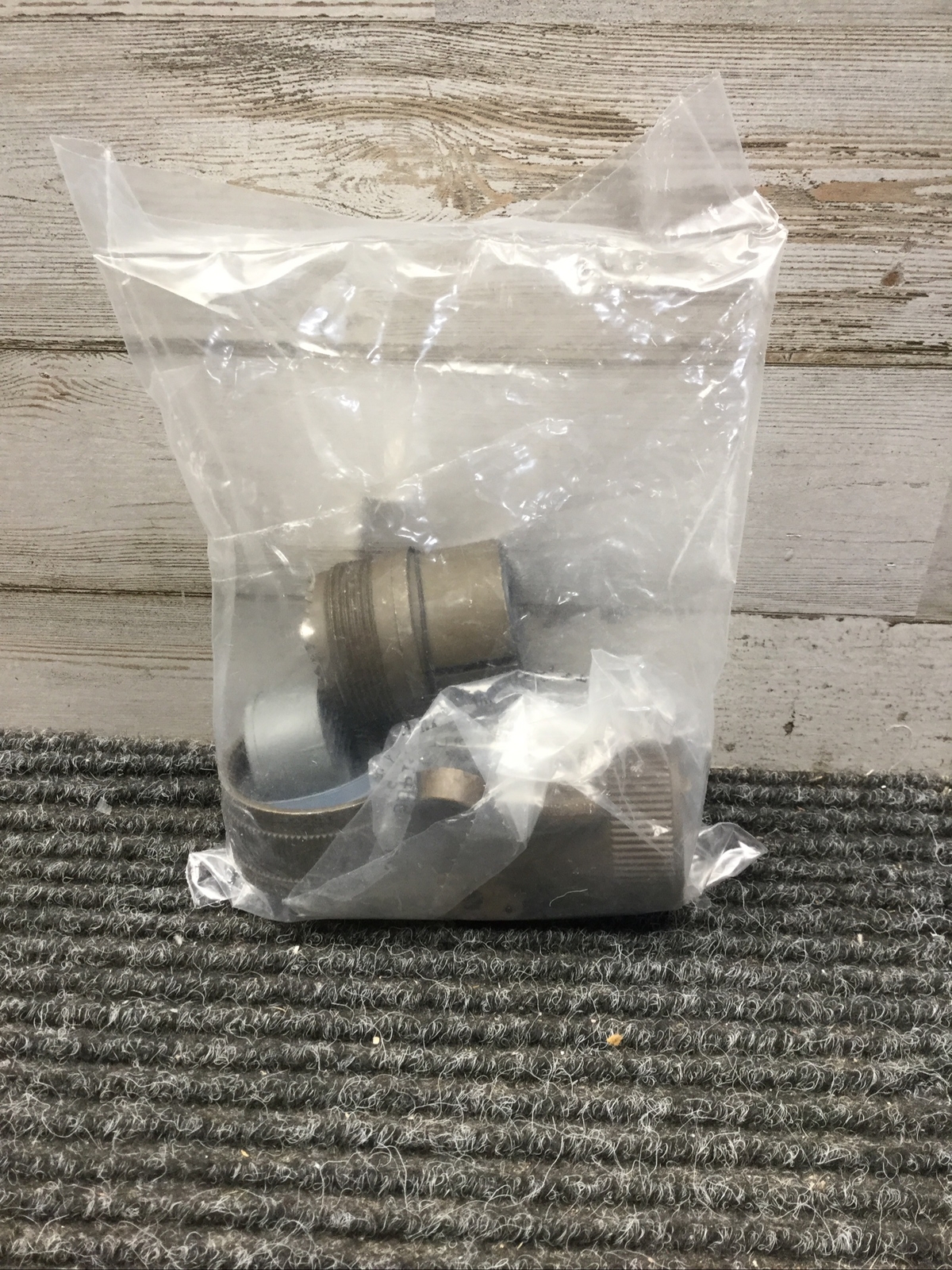 New ITT MS3106F24-9SW Connector