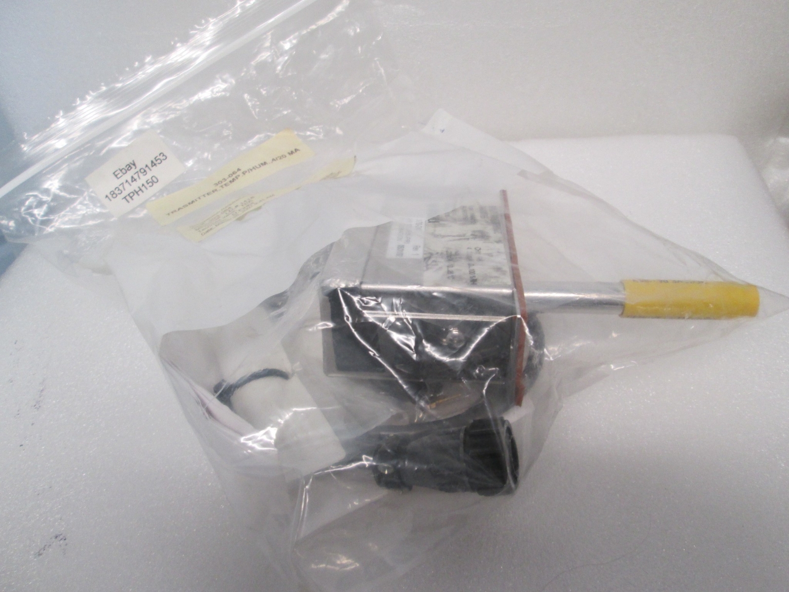 Brooks, HMM212-AA1A9A1F1B, Humidity and Temperature Transmitter, New
