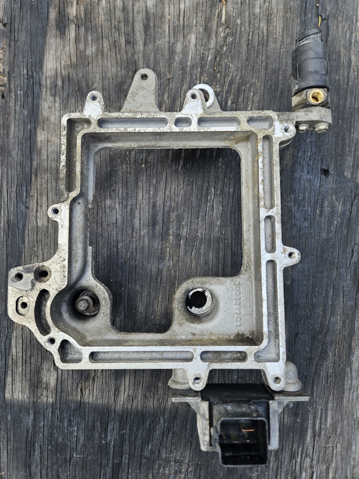 3005299C3 International Maxxforce13 ECM Mounting Bracket - USED - OEM -