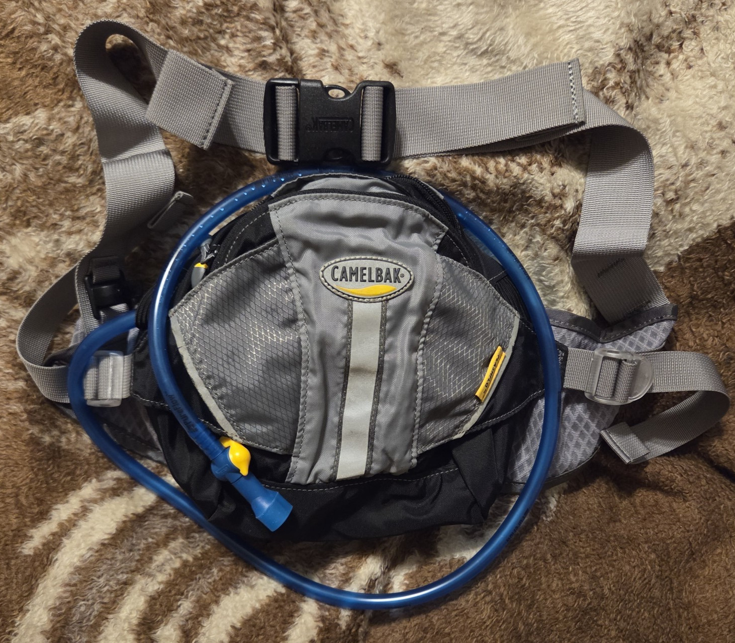 CamelBak Flashflo Hydration Bag Fanny Pack Lumbar Gray & Black  sealed waterbag