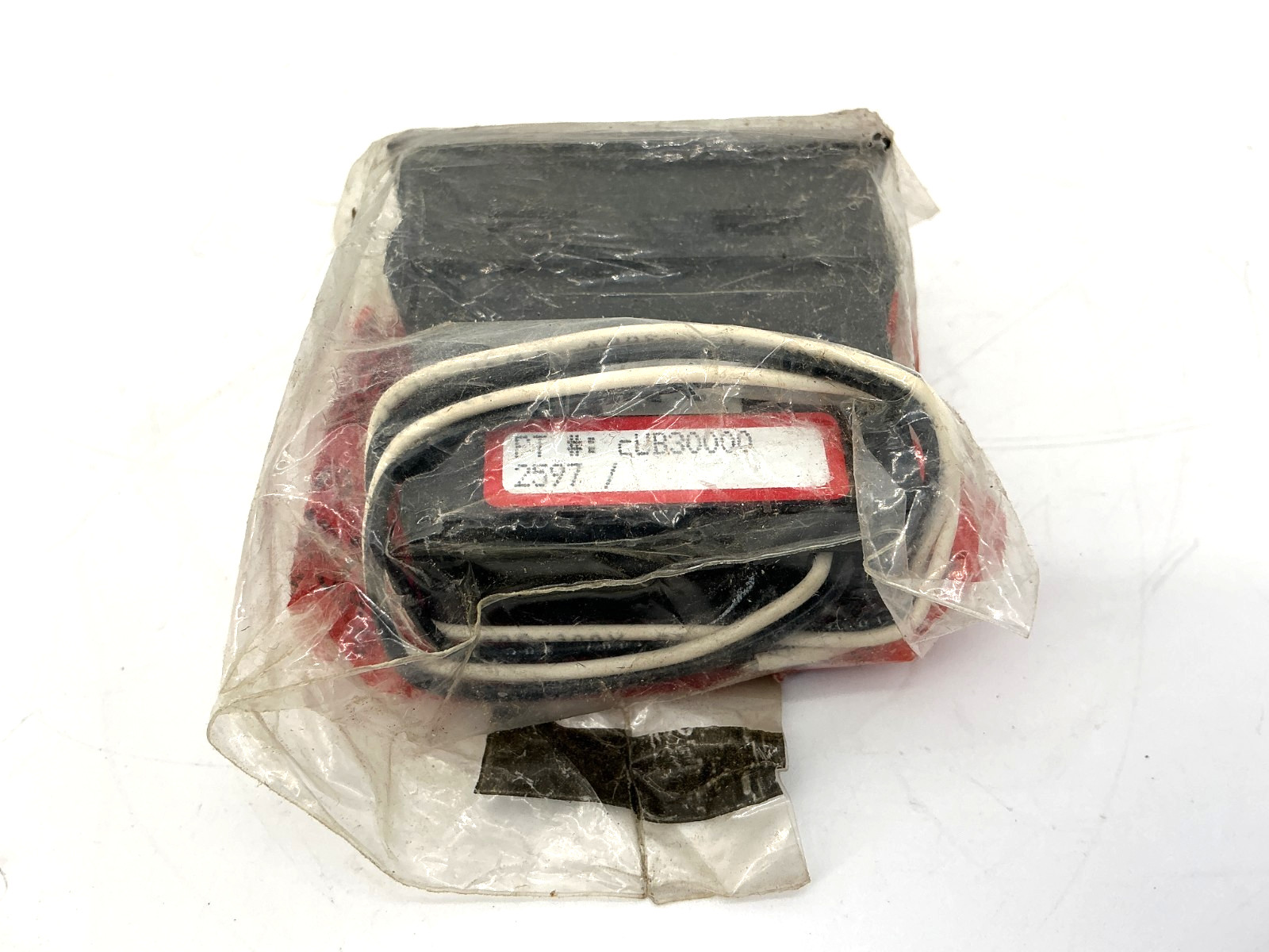 New Red Lion CUB30000 Electronic Counter 6-Digit LCD Display 2-Wire 3VDC CUB3