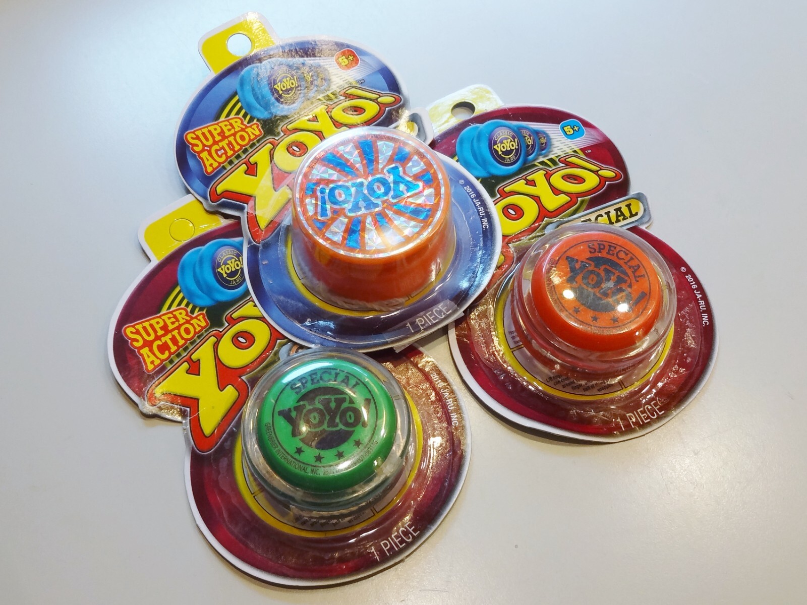 New Lot 3 JA-RU SUPER ACTION PLASTIC YOYOS Special Spiral Green Orange 2" Diam