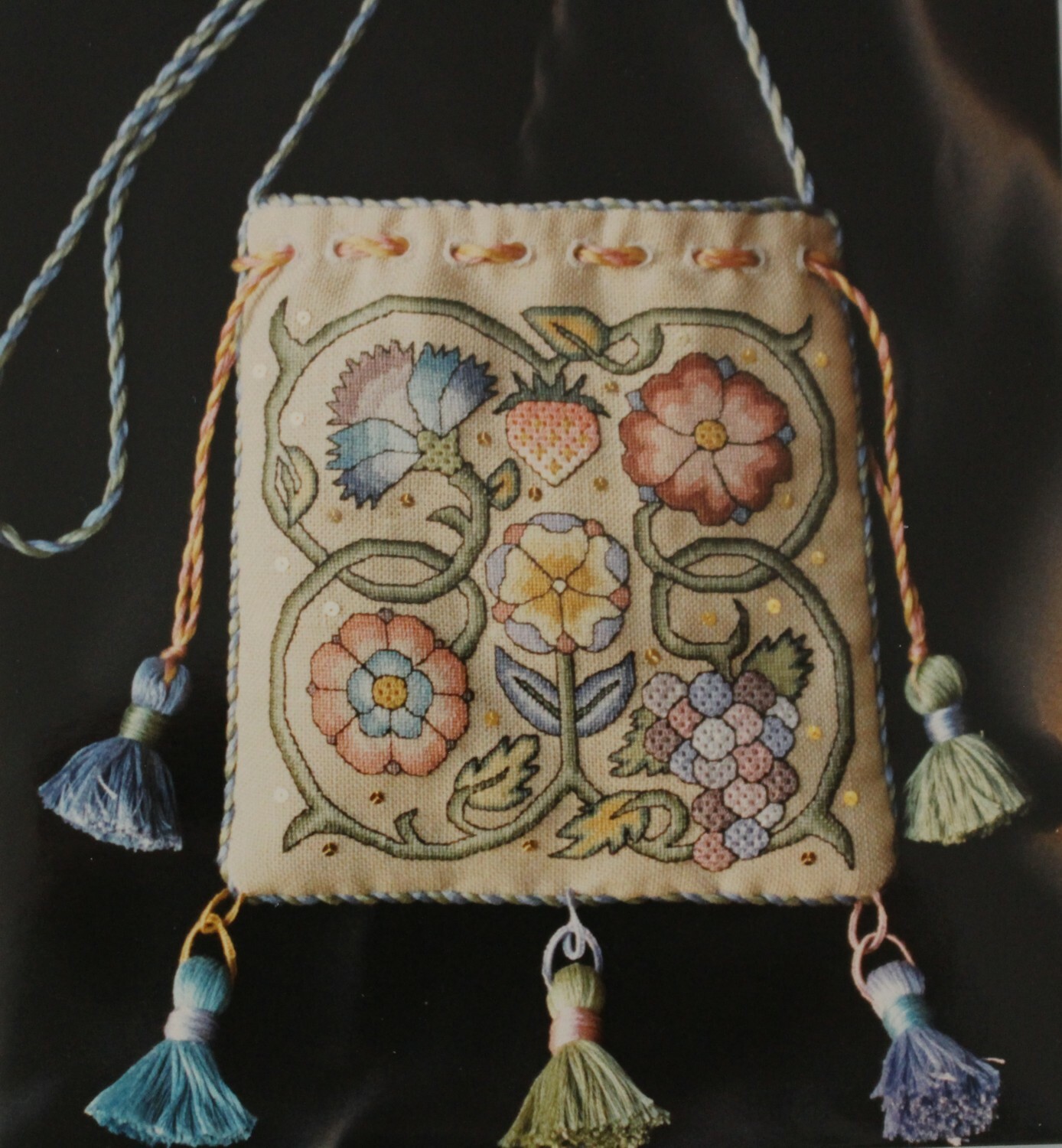 Queen's Sweet Bag - by Nostalgic Needle