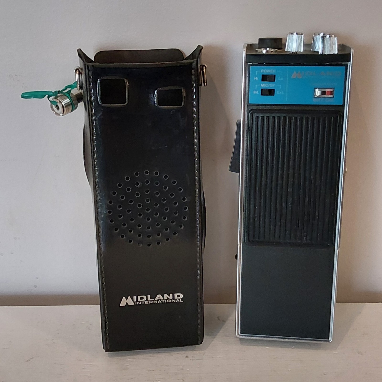 (Perfect) Midland Handheld CB Radio Model 13-779 Made In 1976