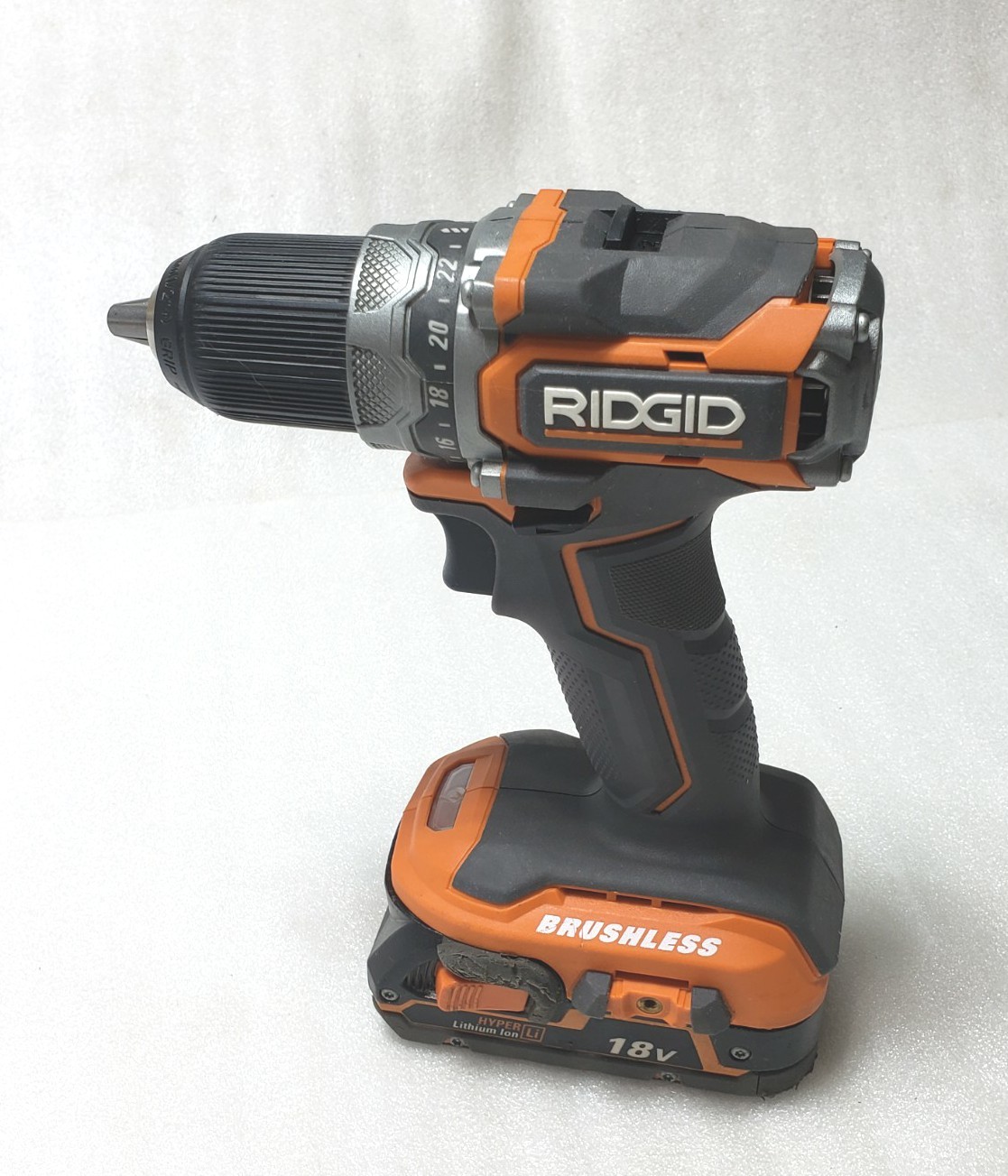 Ridgid R8701 18V 1/2" Cordless Keyless Chuck Drill with 18v 1.5Ah Li-ion Battery
