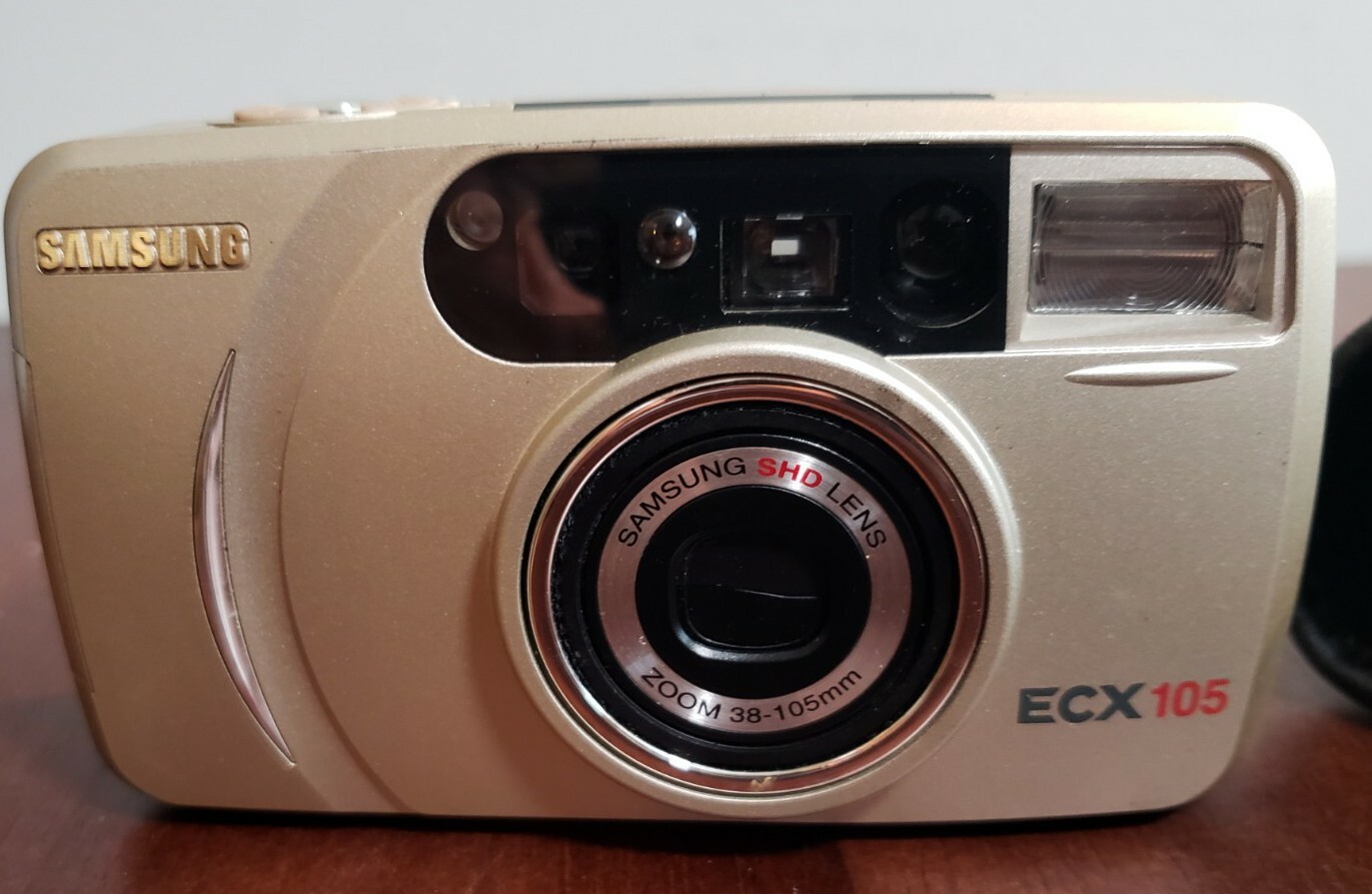 Vintage Samsung Film Camera ECX105 SHD Lens Zoom 38-105mm Gold Color EUC