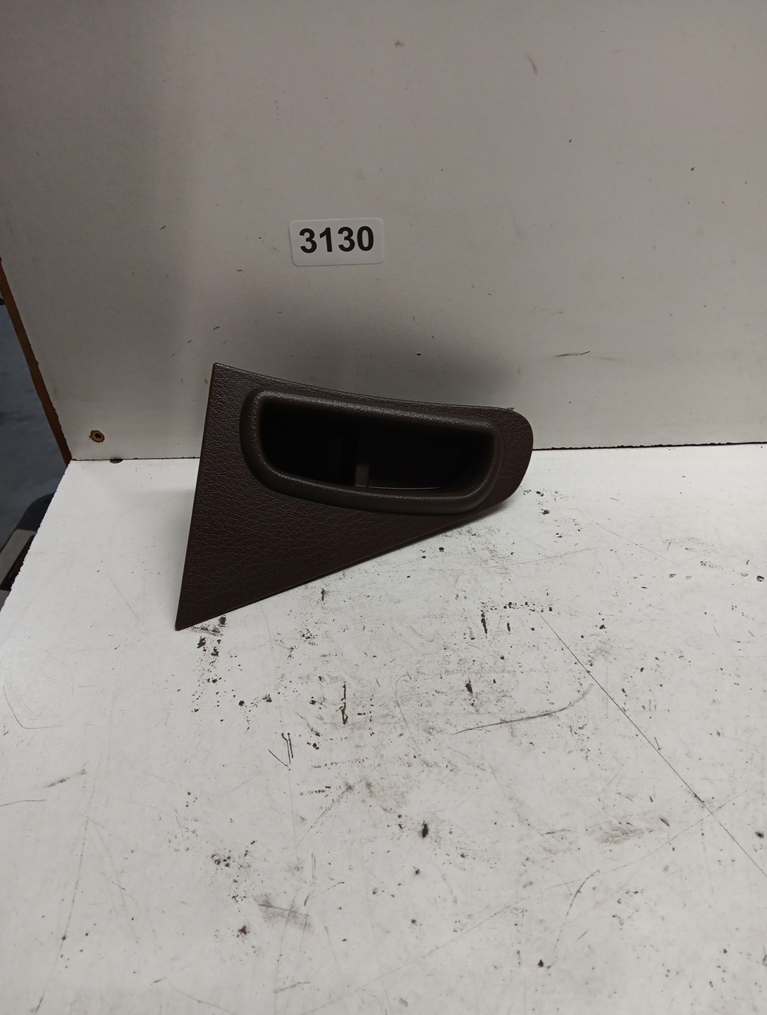 Volvo Dash Panel 21118600 Upper  Storage Tray  20591065 Item #3130