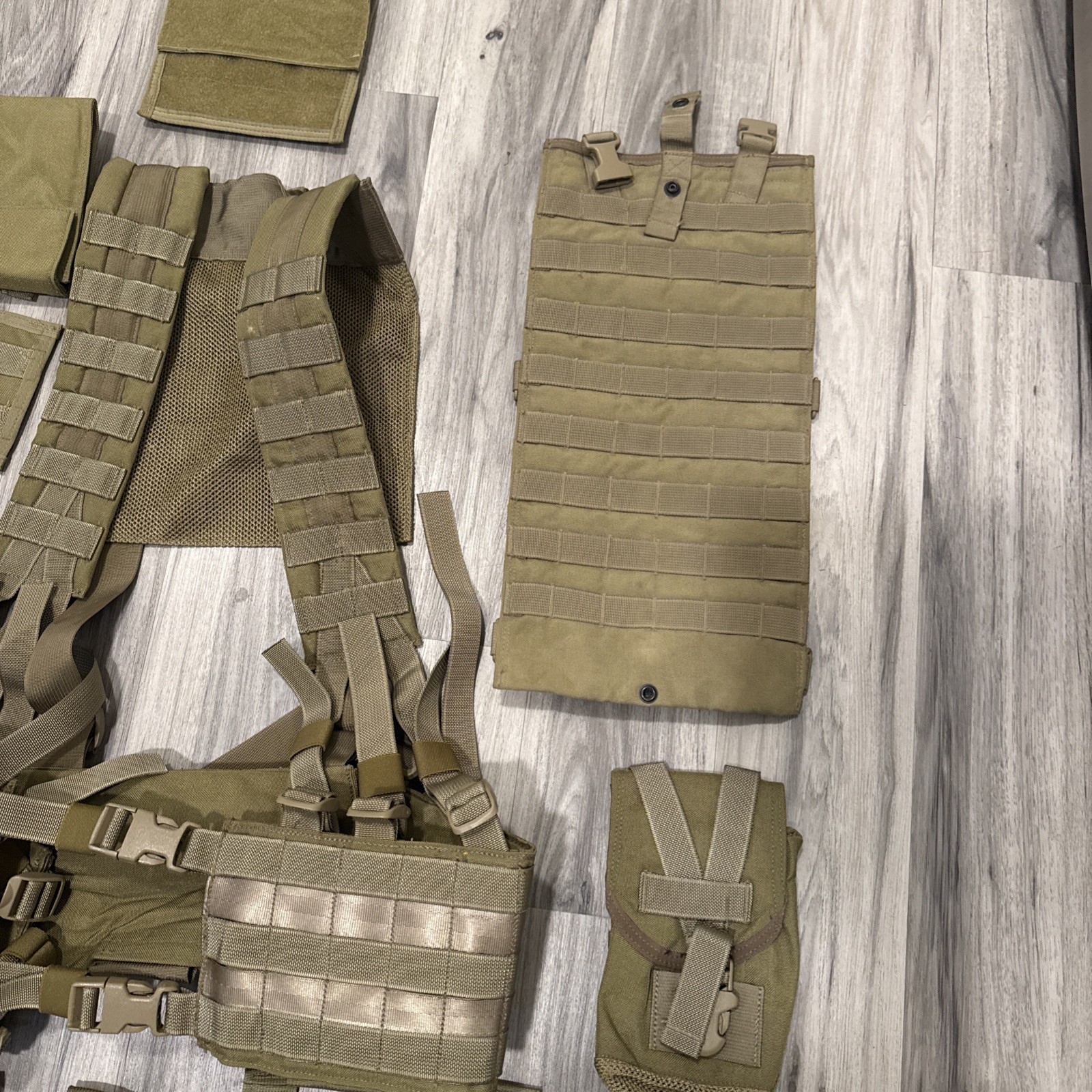 Eagle Industries Khaki SFLCS H Harness with Pouches - NOS