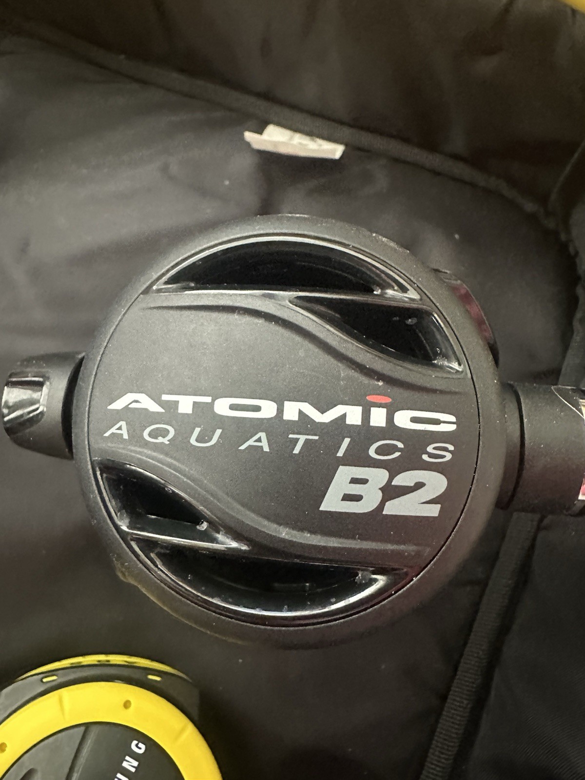 Atomic Aquatics B2 Scuba Regulator Set w/ Aqualung Octopus, Hoses, Atomic Bag