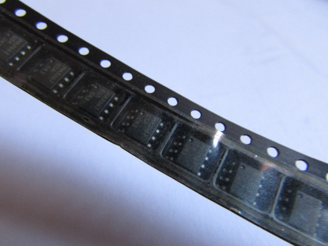 MAX667CSA MAXIM +5V Programmable Low-Dropout Voltage Regulator 8-pin SOIC Qty: 2