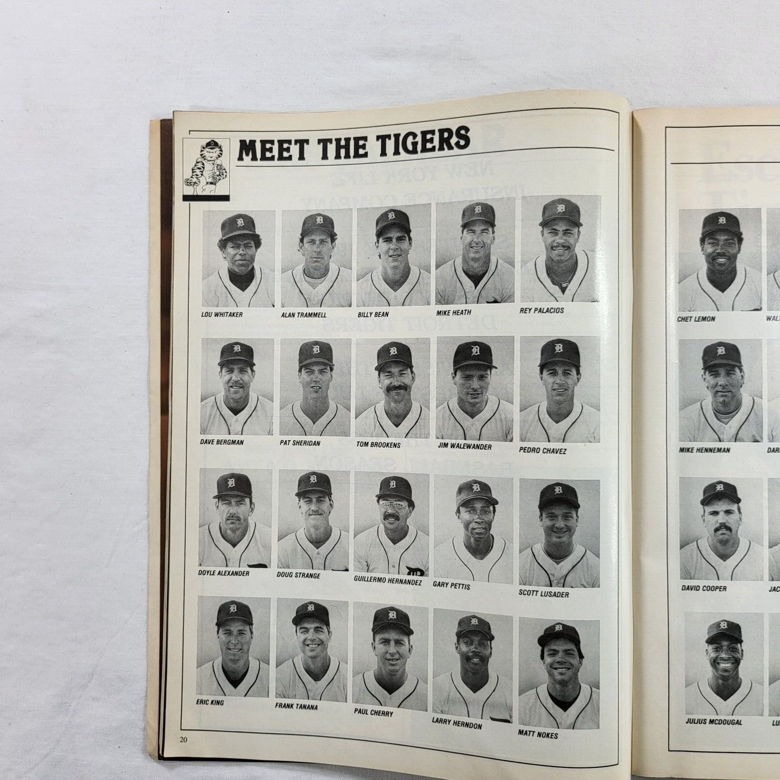 Detroit Tigers 1988 Scorebook & Official Program vs Seattle Mariners