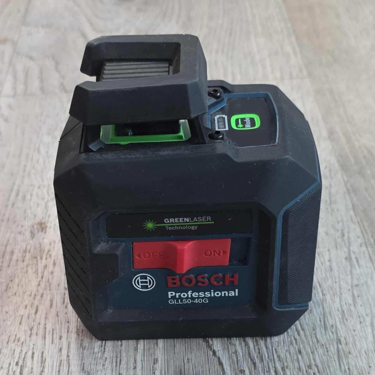 Bosch GLL50-40G Green Beam Self-Leveling Cross-Line Laser Level Kit w/ Case