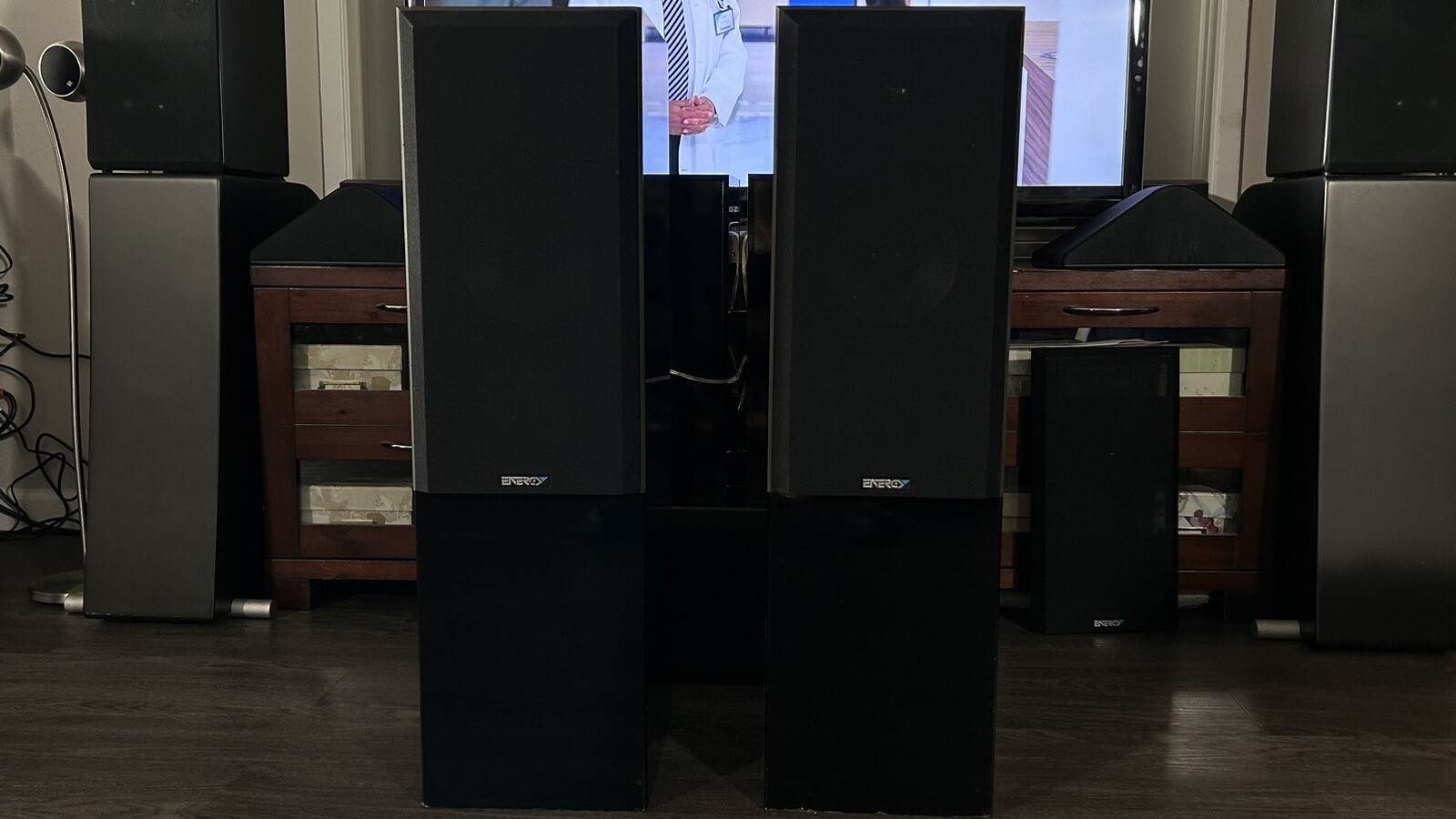 ENERGY CONNOISSEUR C-4 BI-AMP FLOOR SPEAKERS IN PIANO BLACK TESTED AND WORKING
