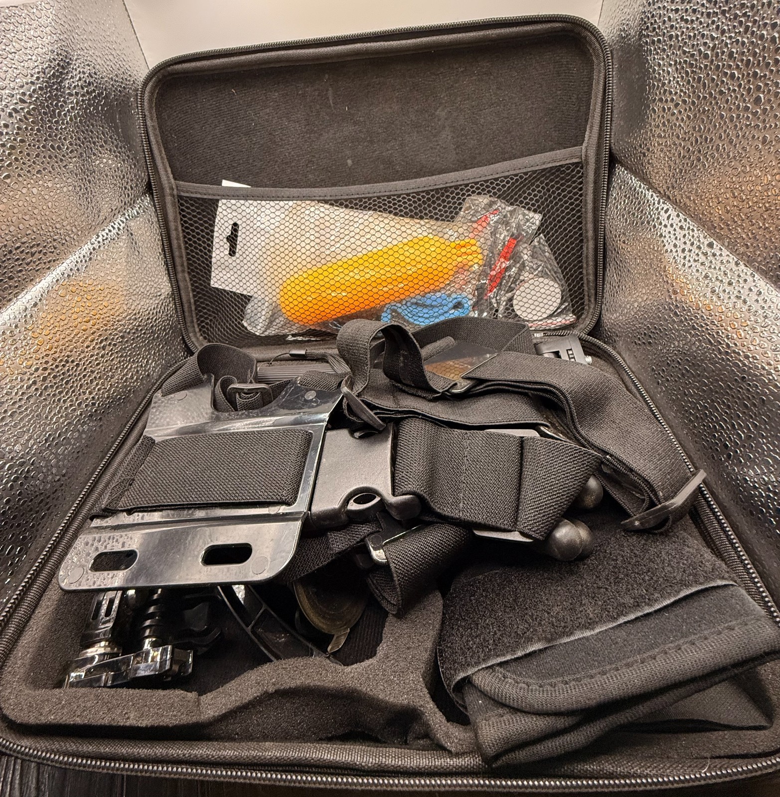 📸 GoPro Carrying Case + Accessory Bundle – Great Condition!