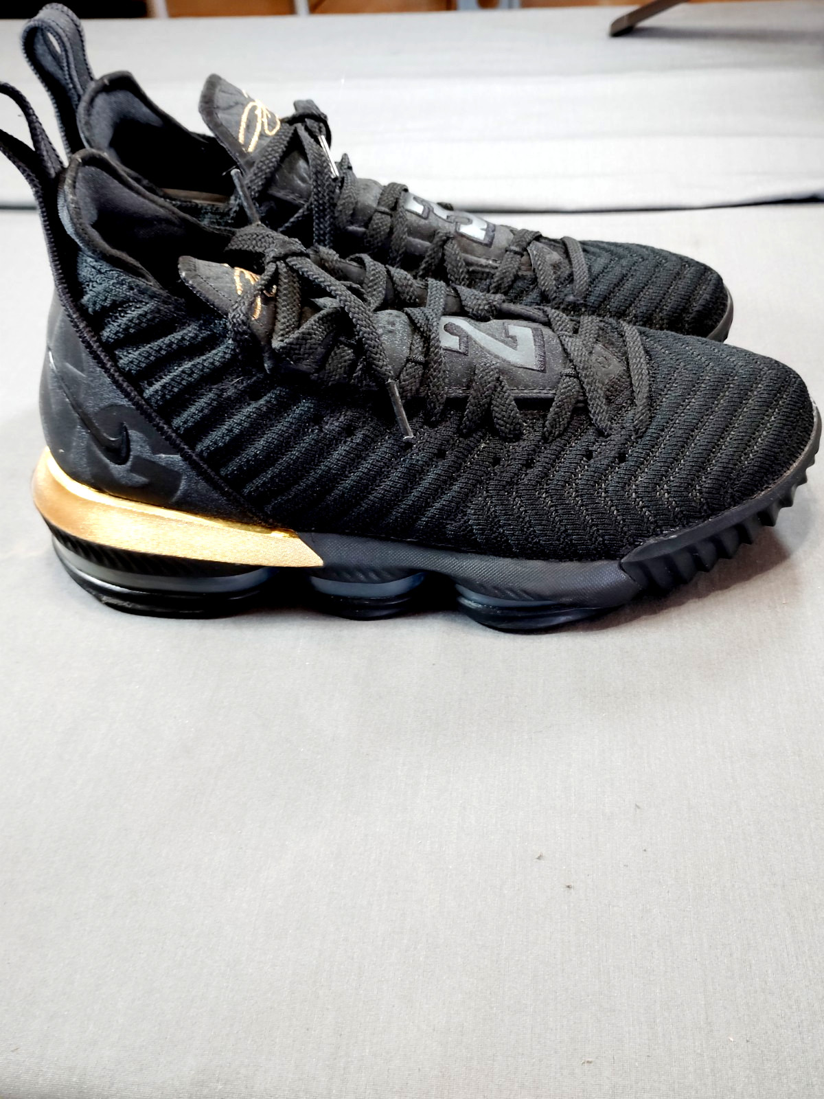 Nike LeBron 16 “I'M King” Black Metallic Gold AO2588‑007 Basketball Shoe Men 8.5
