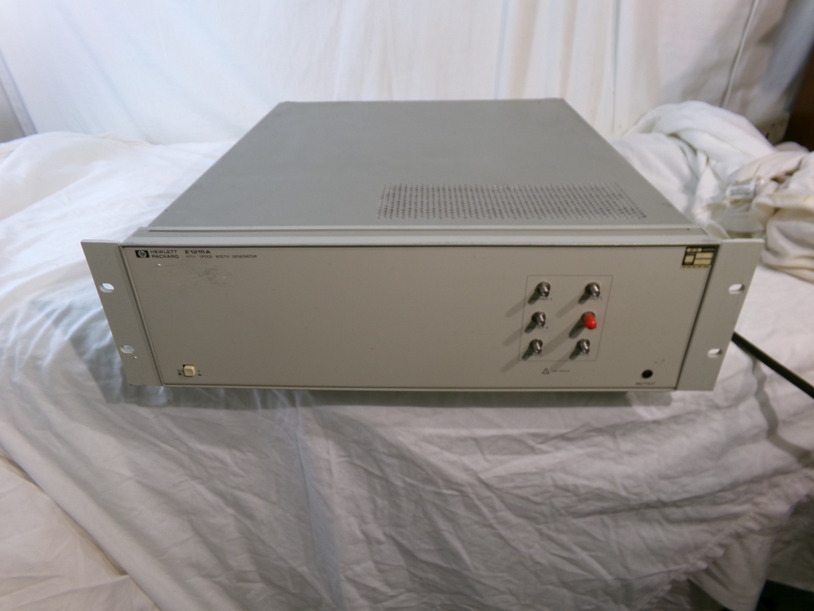 Agilent Hewlett Packard E1215A High Speed Width Generator