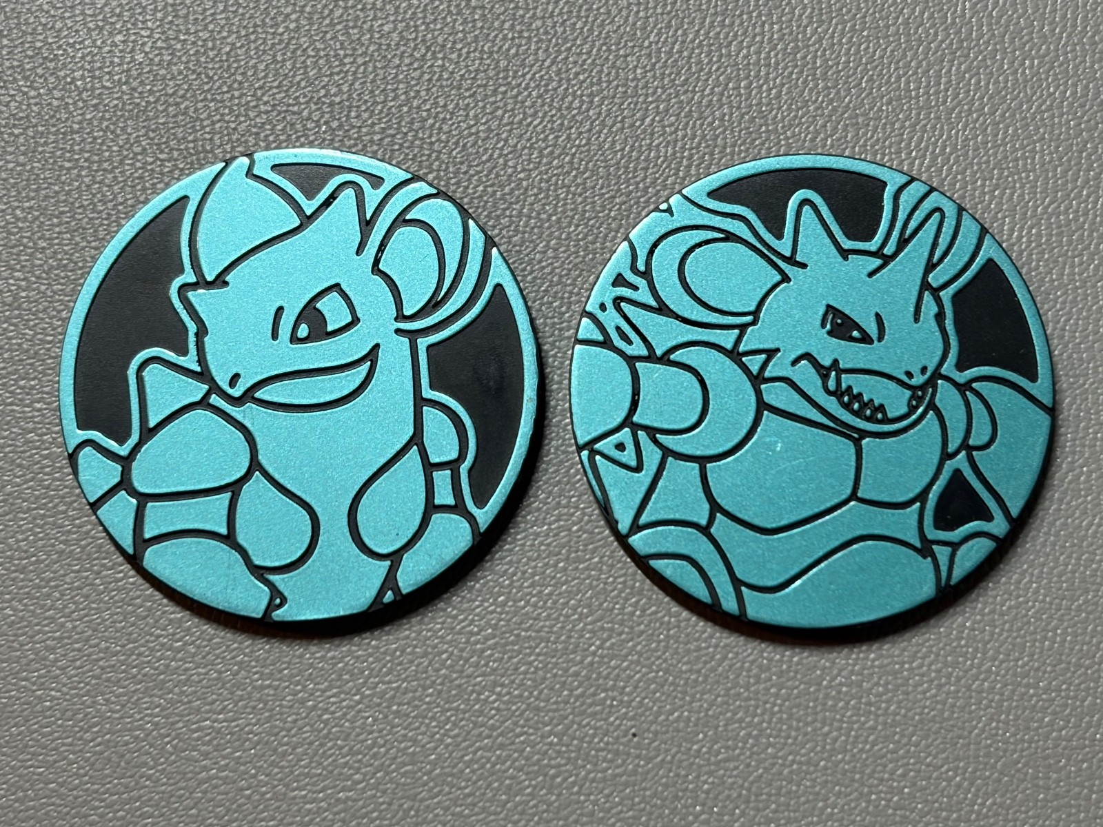 Pokemon TCG Nidoking&Nidoqueen  Plastic medal Chinese 2025