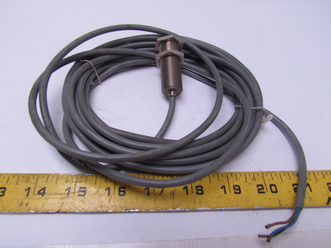 Honeywell 922AA3XM-A9P-L Proximity Sensor Switch