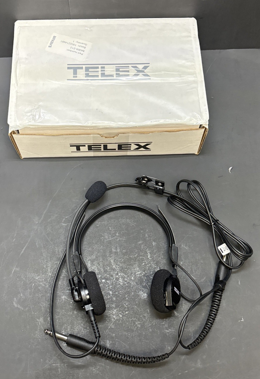 Telex Airman 750 Dual Plug Pilot Aviation Headset 64300-212