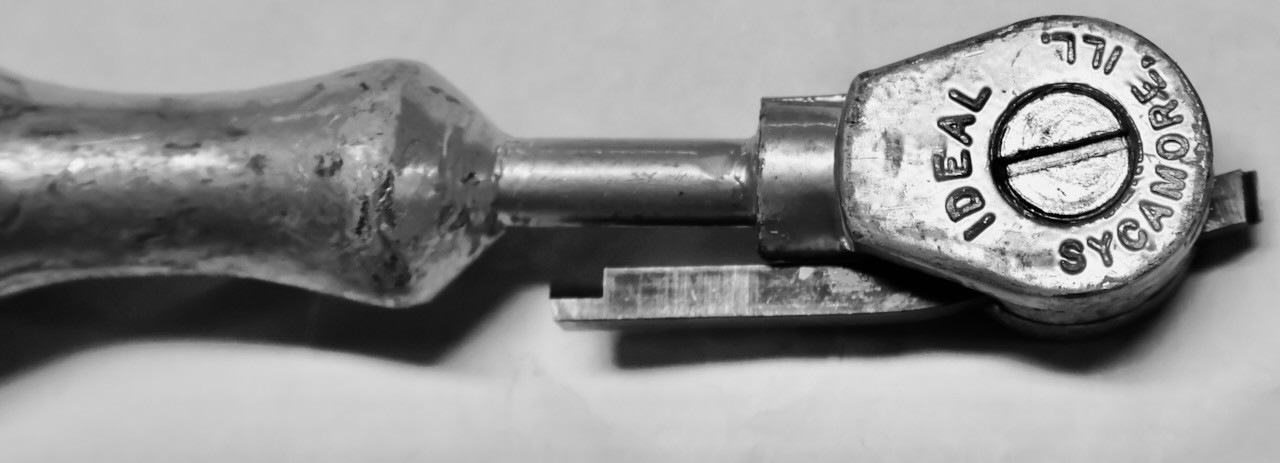 IDEAL (Sycamore, Ill.) Electrician Adjustable Cutter Hand Tool / Mt Top Tools