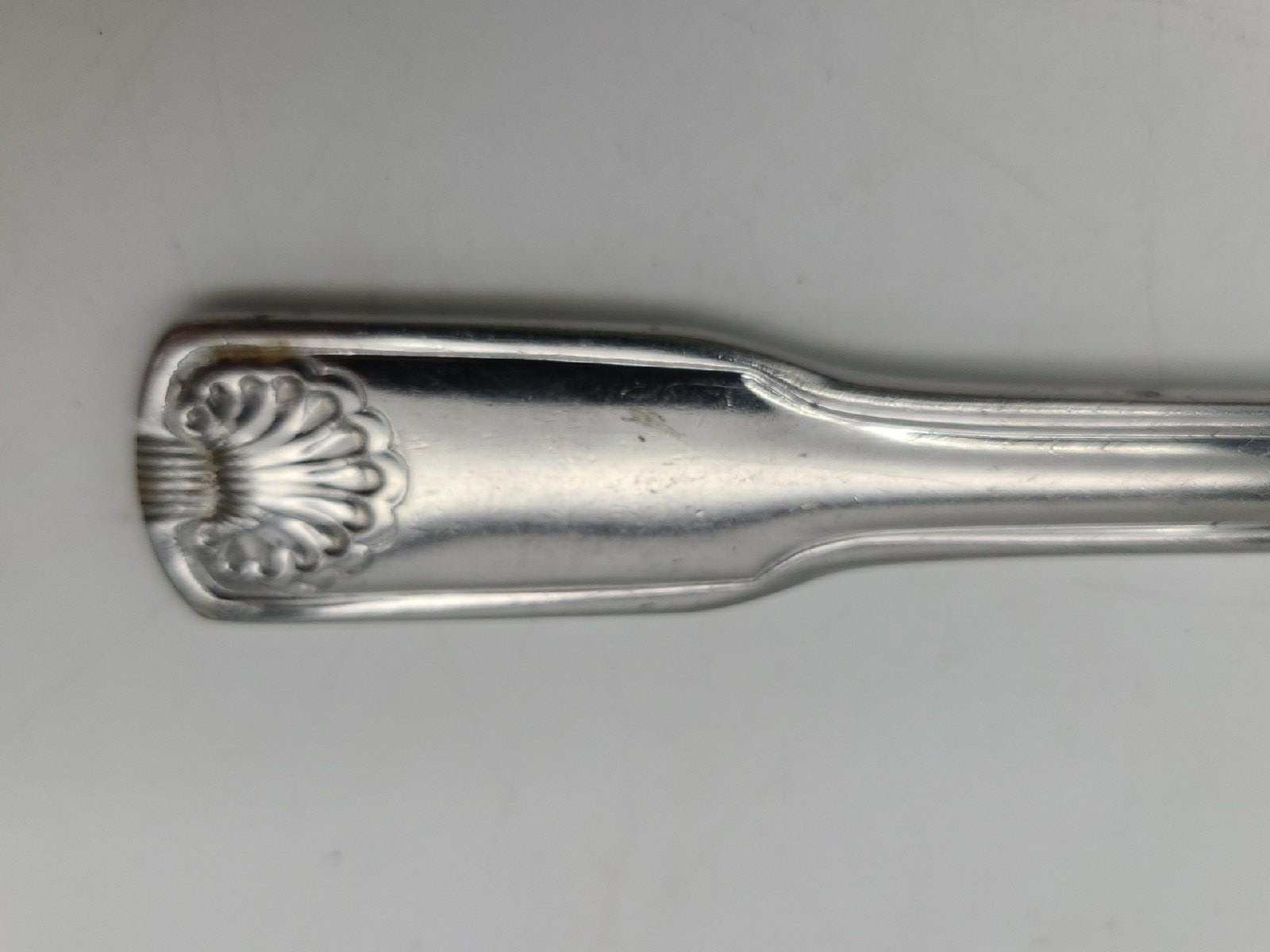 Cambridge CBSSHE Shell Pattern Stainless Steel Flatware Dinner Knife