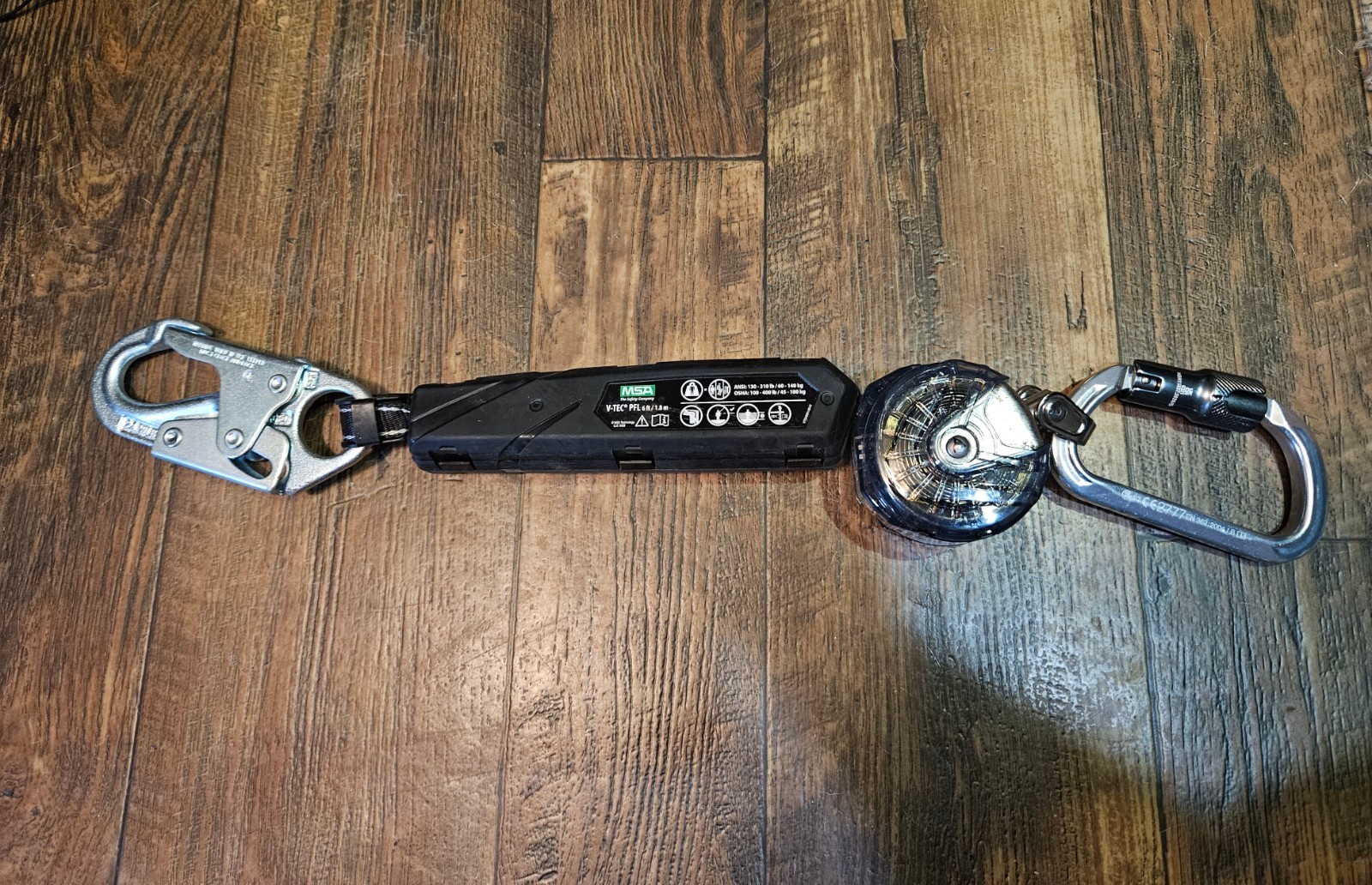 MSA V-TEC PFL 6 ft / 1.8 m Retractable Personal Fall Limiter Lanyard