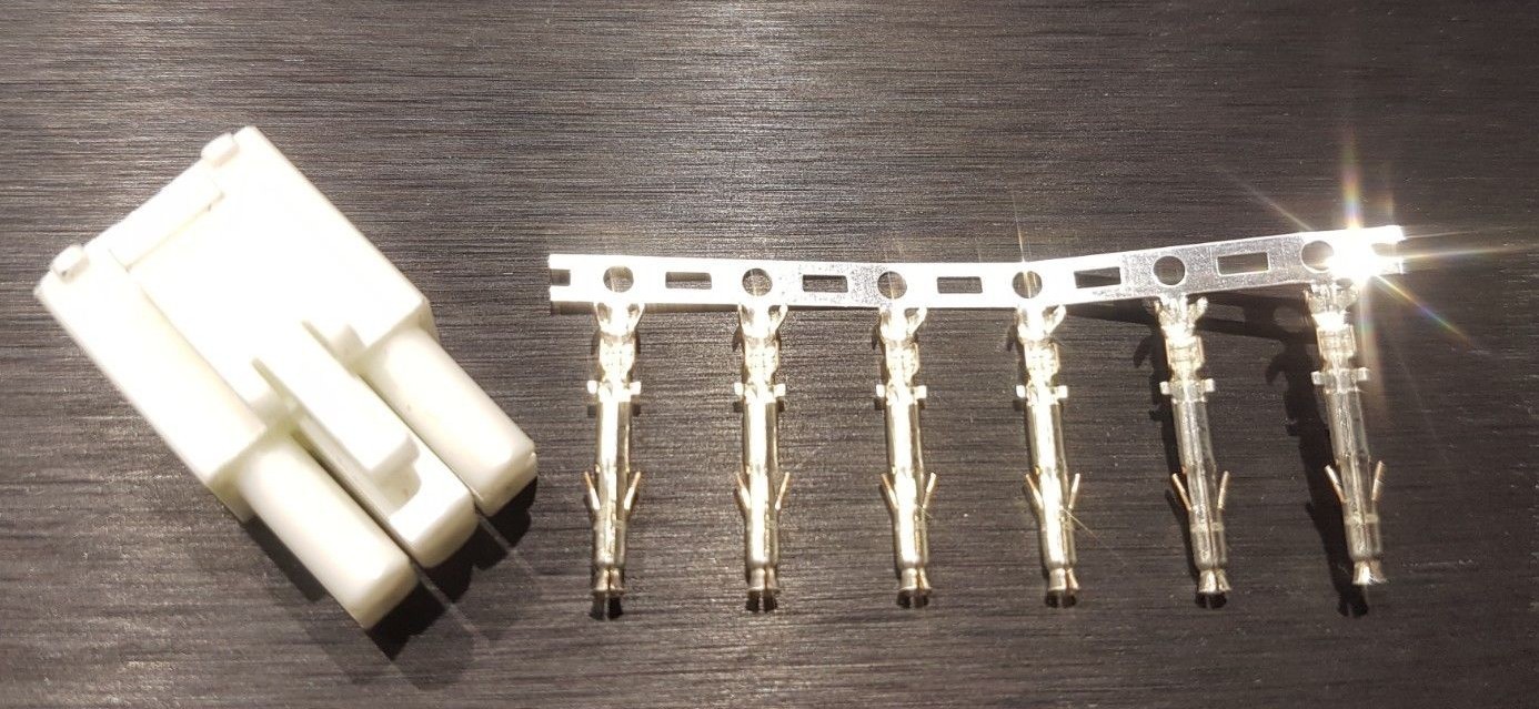 Accessory Plug and Pin Kit for radios TS480