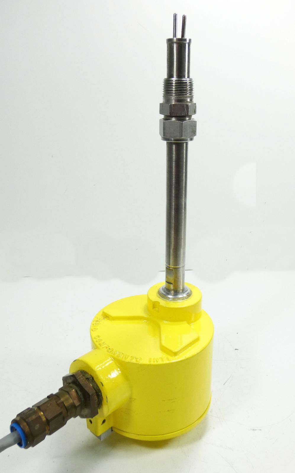 FCI Fluid Components 018392-170600N + Binder COMBIMASS Meter -used-