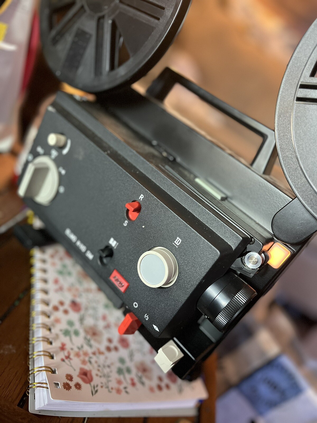 ELMO K-110 SM Super 8 & Standard 8mm Movie Projector  in Box Runs