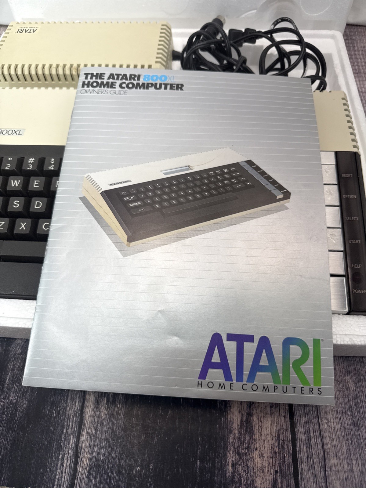 Atari 800 XL Atari 8-bit Home Computer With Box Untested