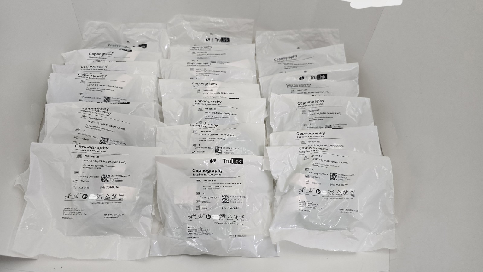 Lot of (20) 704-0014 SpaceLabs Tru-Link Adult C02 Nasal Cannula With 02