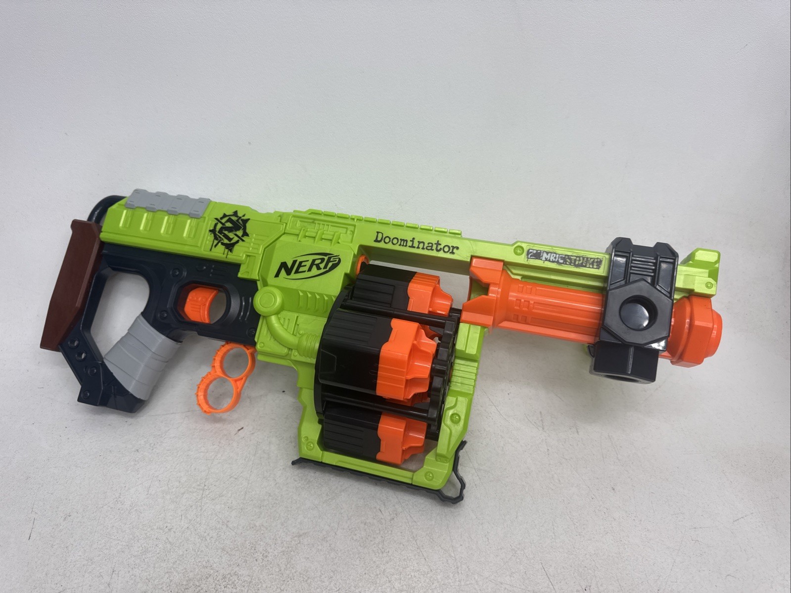 PRE-OWNED Nerf Zombie Strike Doominator  24 Dart Rotating Revolver Pump Working