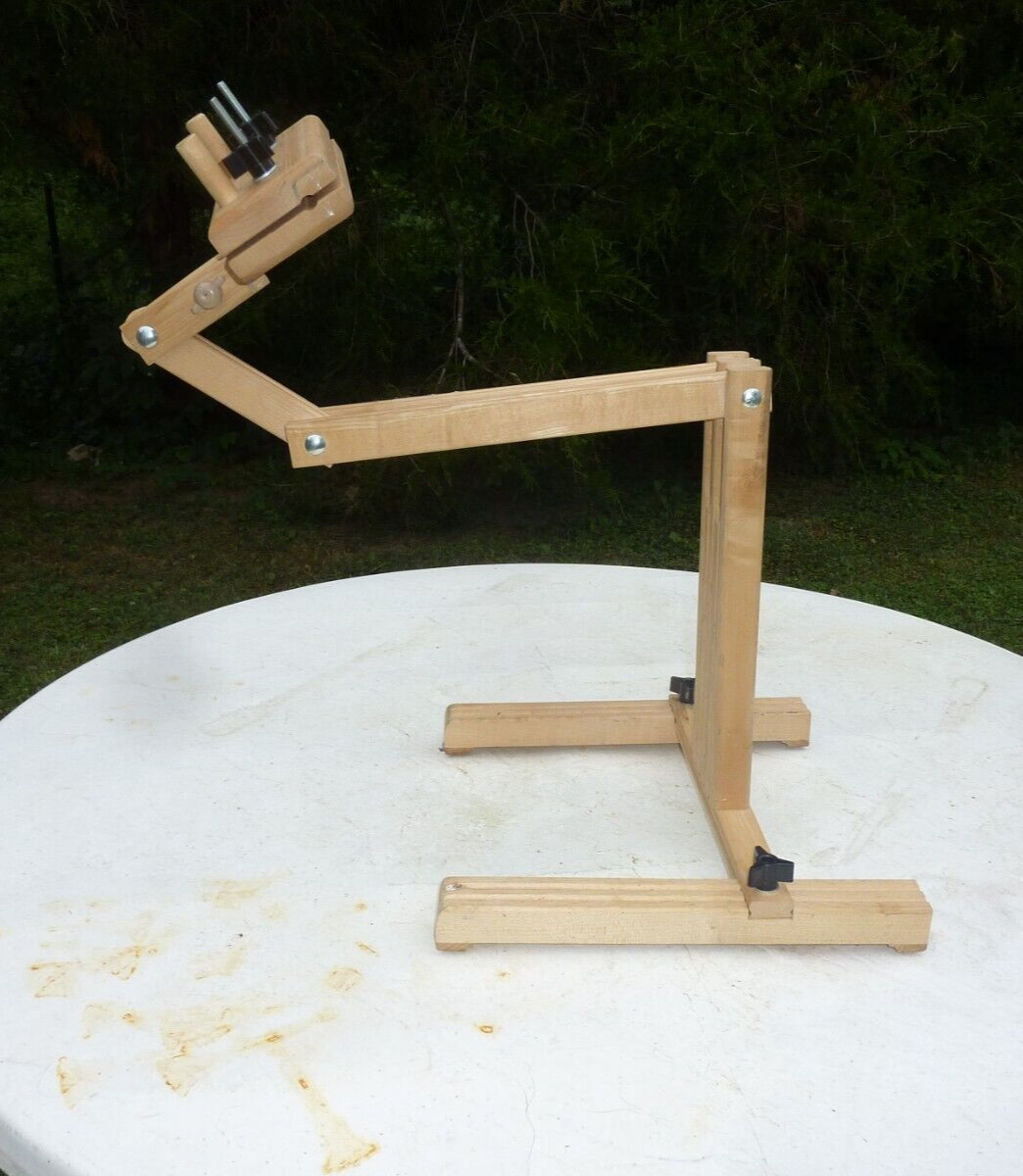 ROCKY GIRAFFE Wood Utility Stand  Needlework Embroidery Marie Products #3232