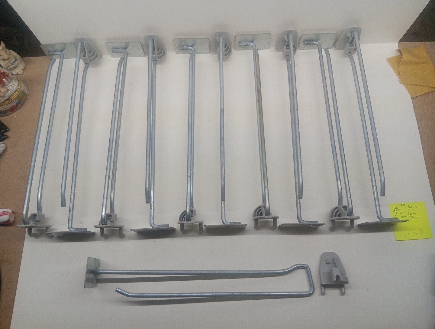 11-11" Heavy Duty Peg Wall Scanner Hooks with Metal Hang Plate Retail Used