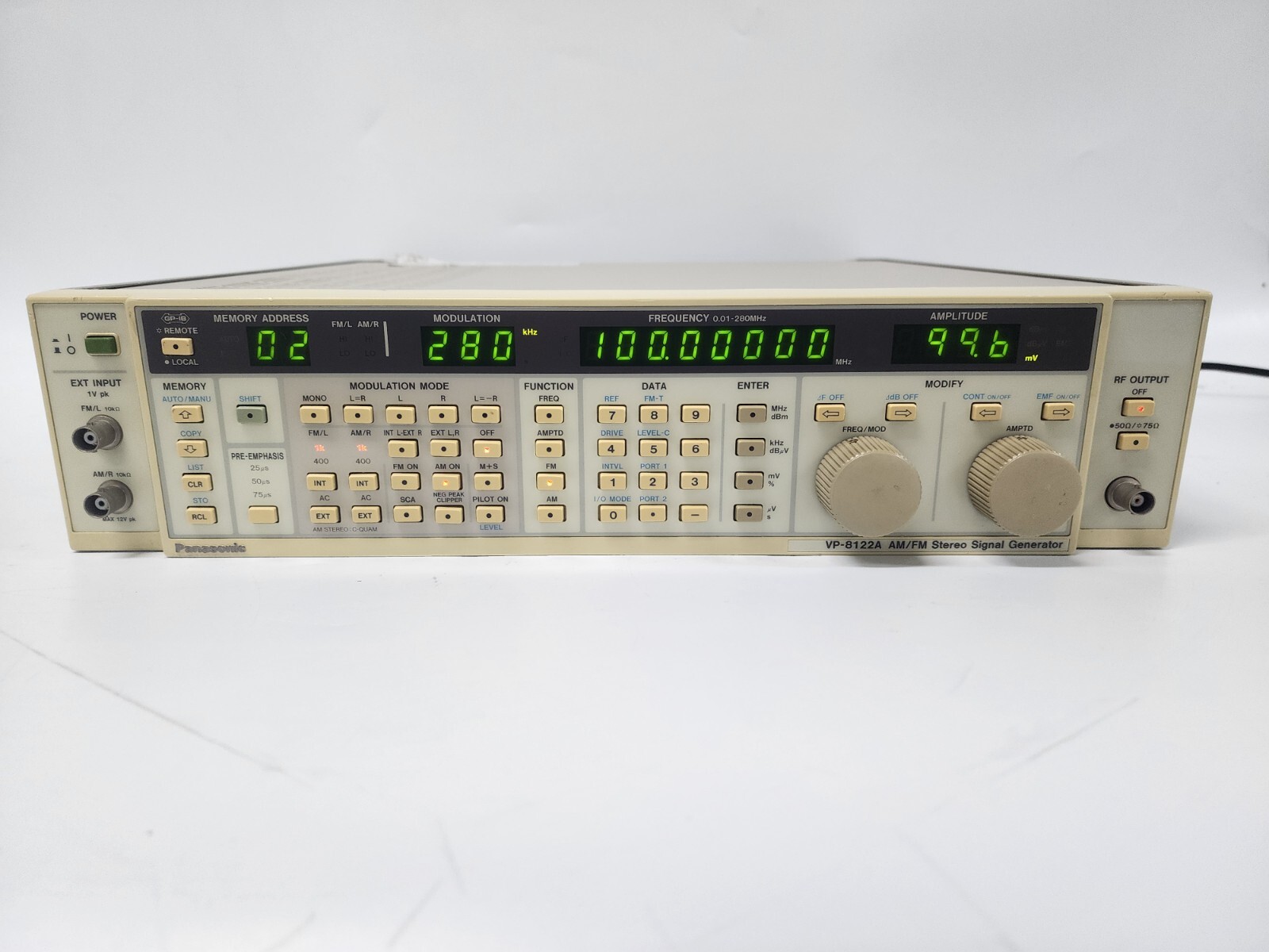 Panasonic VP-8122A AM/FM Stereo Signal Generator