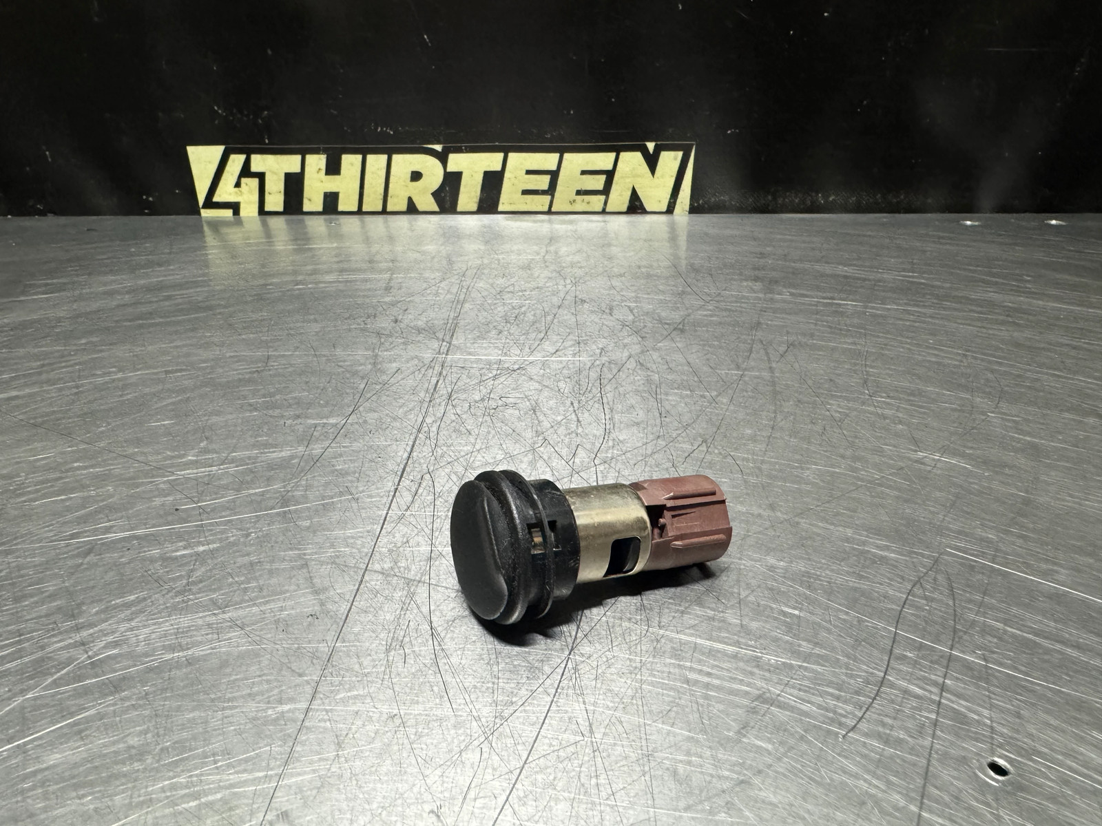 05-13 C6 CORVETTE CIGARETTE LIGHTER SOCKET OEM #N555