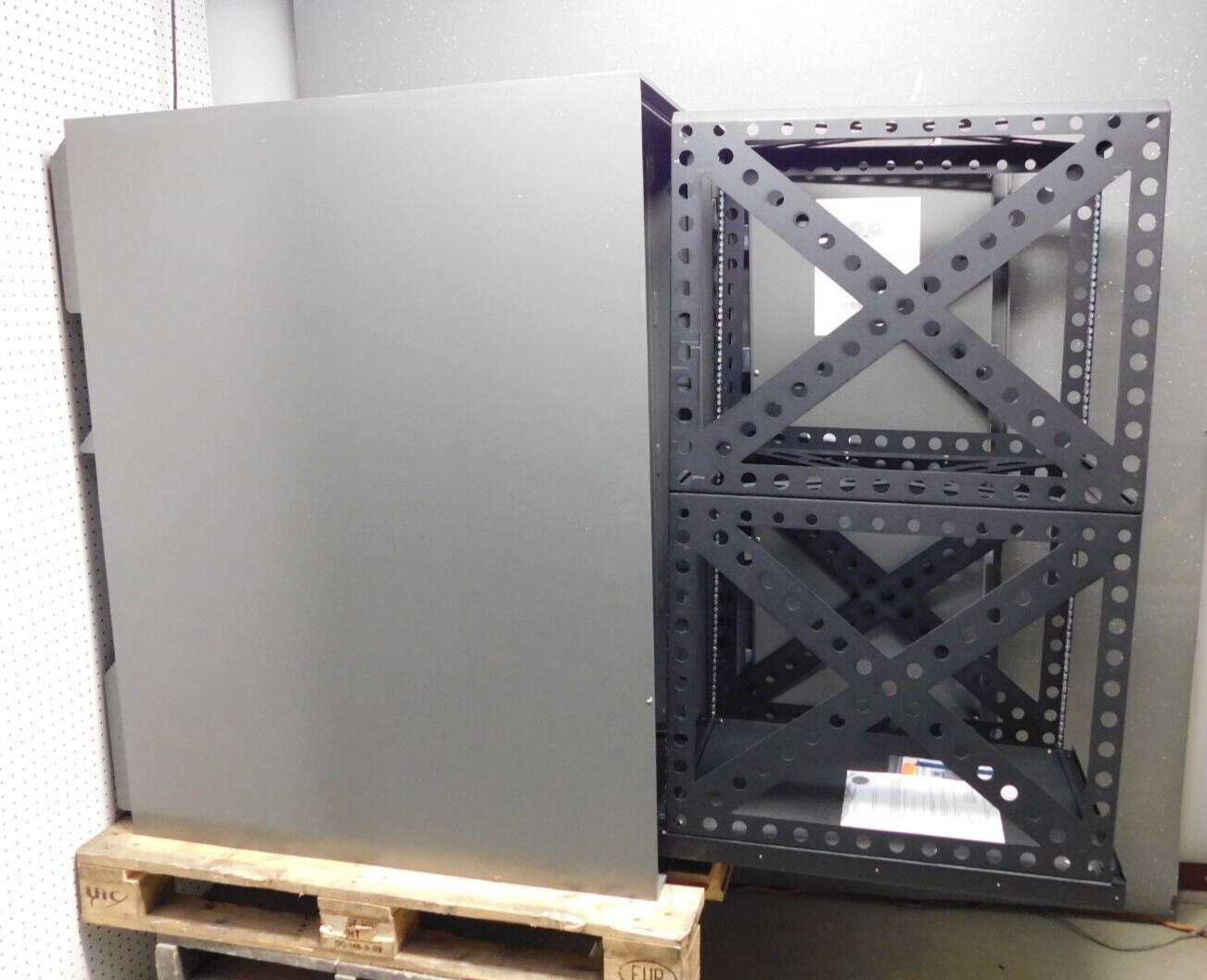 GSA Class 5 Size 2 IPS Security Cabinet w/ Rack, Heat Exchanger, X-10 Lock