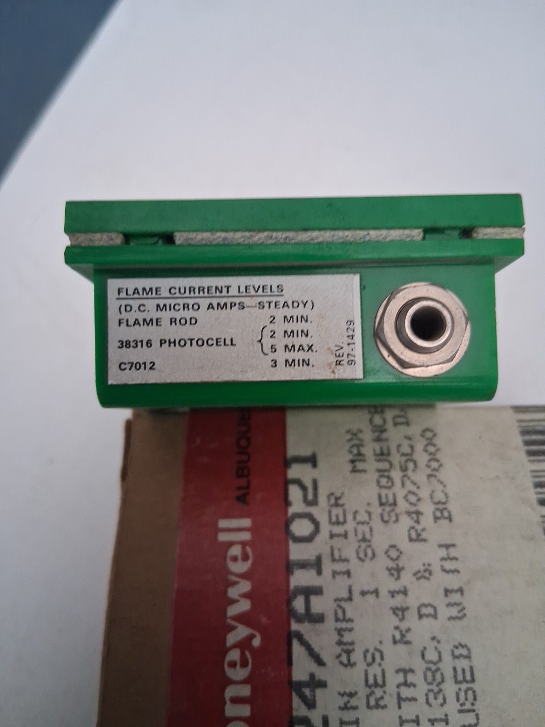 Honeywell R7247A1021 Plug-in Amplifier