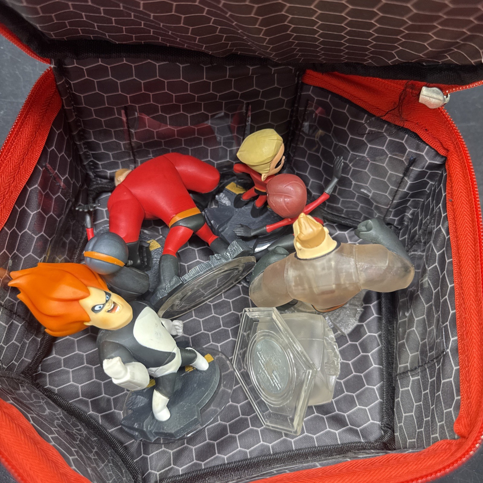 Disney Infinity Start 'N' Go Carrying Case w/ 7 Incredibles Figures
