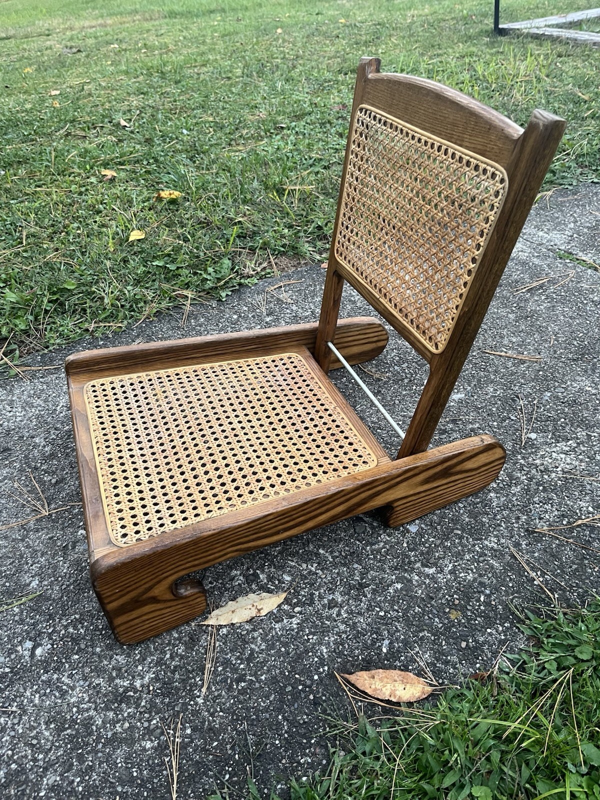 Vintage Folding Wood & Cane Canoe / Stadium Seat