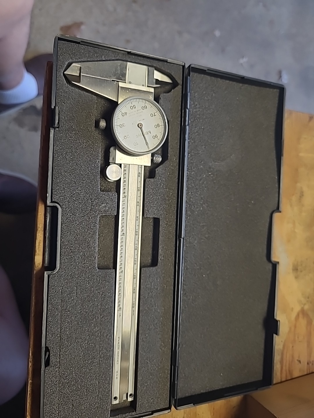 Vintage Mitutoyo 505-637-50 Dial Caliper, 0-6" 0-150mm Range, .001" Graduation