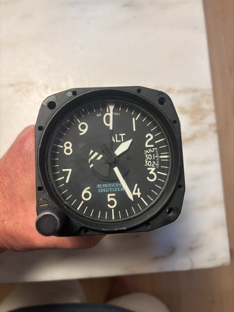 Aircraft Altimeter - Arsonic Corporation