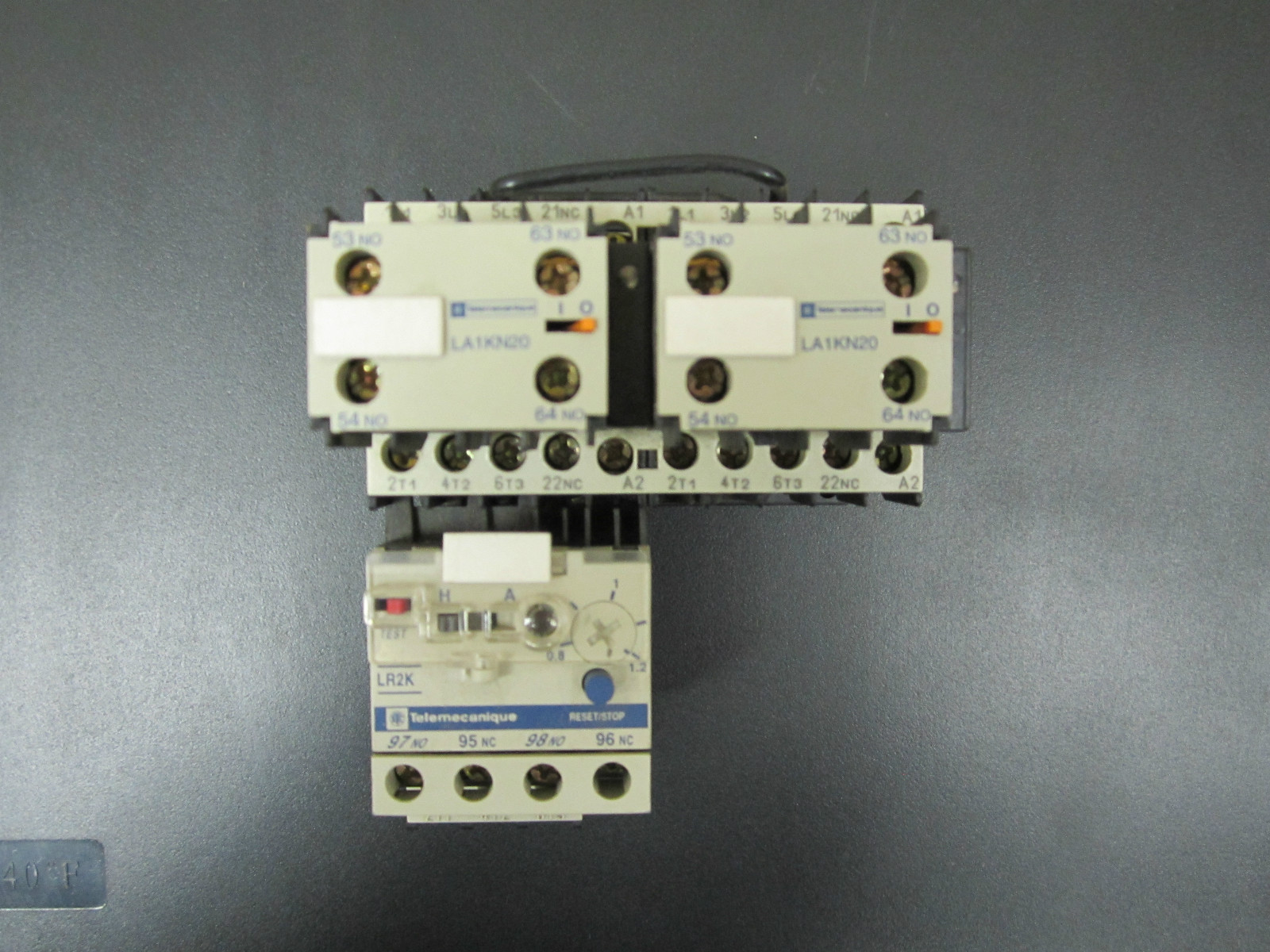 TELEMECANIQUE CONTACTOR W/ THERMAL OVERLOAD + 2 CONTACT BLOACKS AND 2 MODULES
