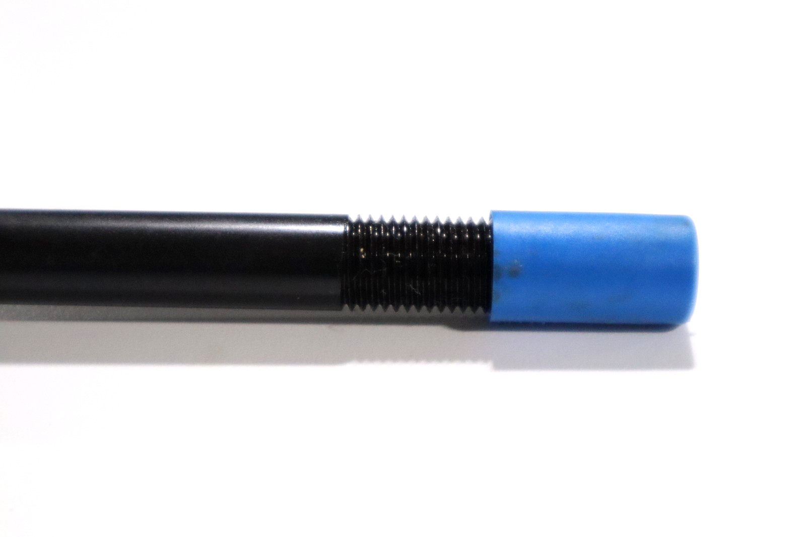 HIGH QUALITY TOOL, SPLINE HEAD DRAWBAR R8 1039